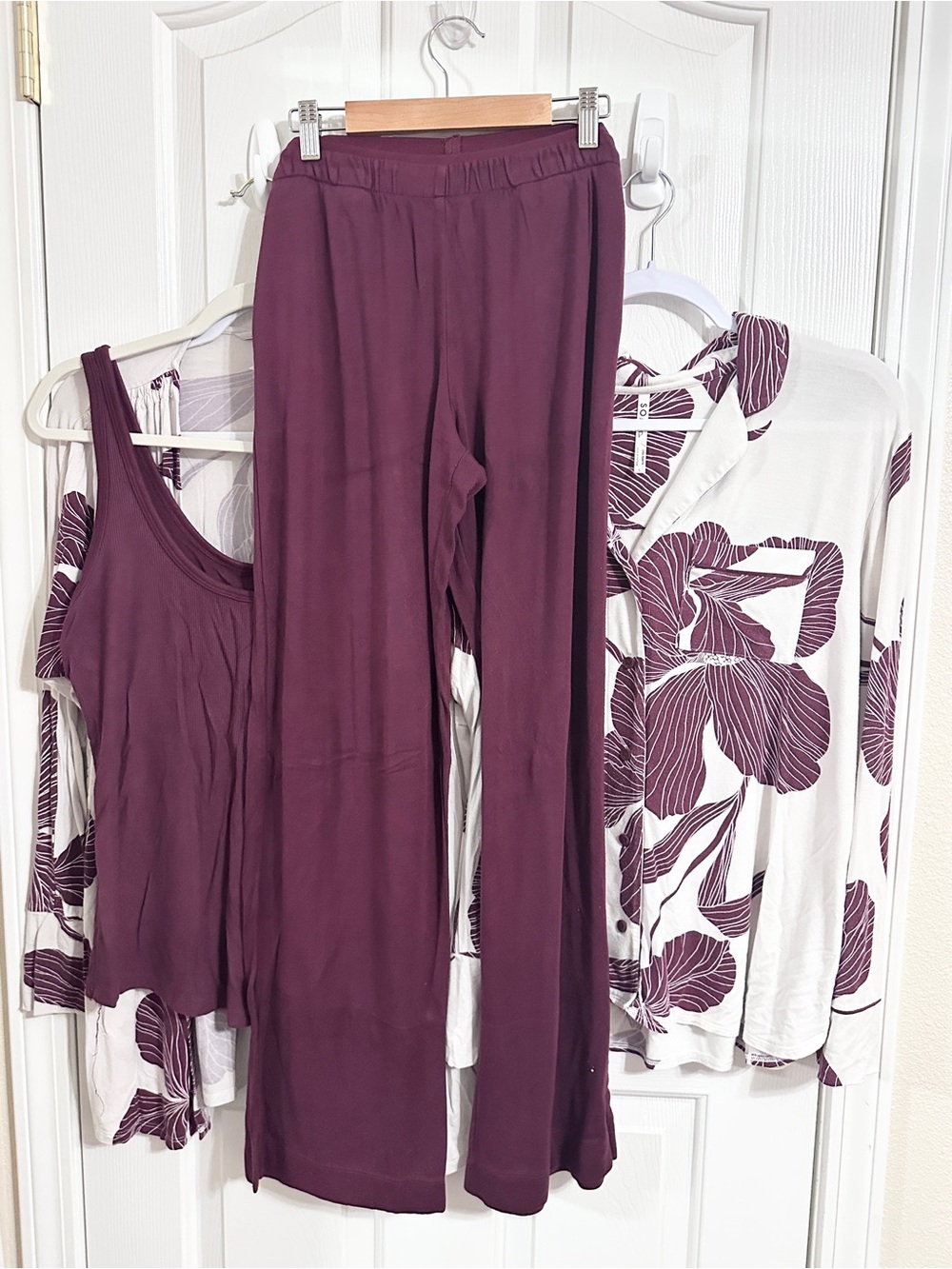 Soma Plum four-Piece Pajama Set - Plum and White